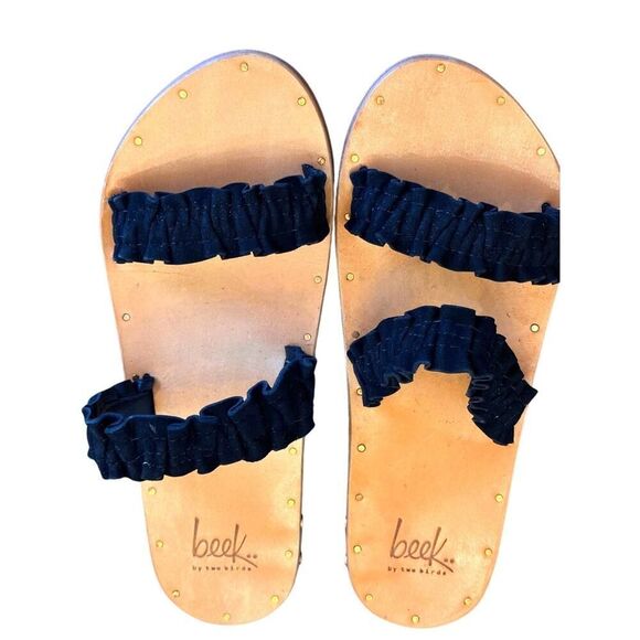 "BEEK Handmade Leather Sandals Size 6 Black Ruffled Straps Floor Sample NWOT" - Picture 1 of 7